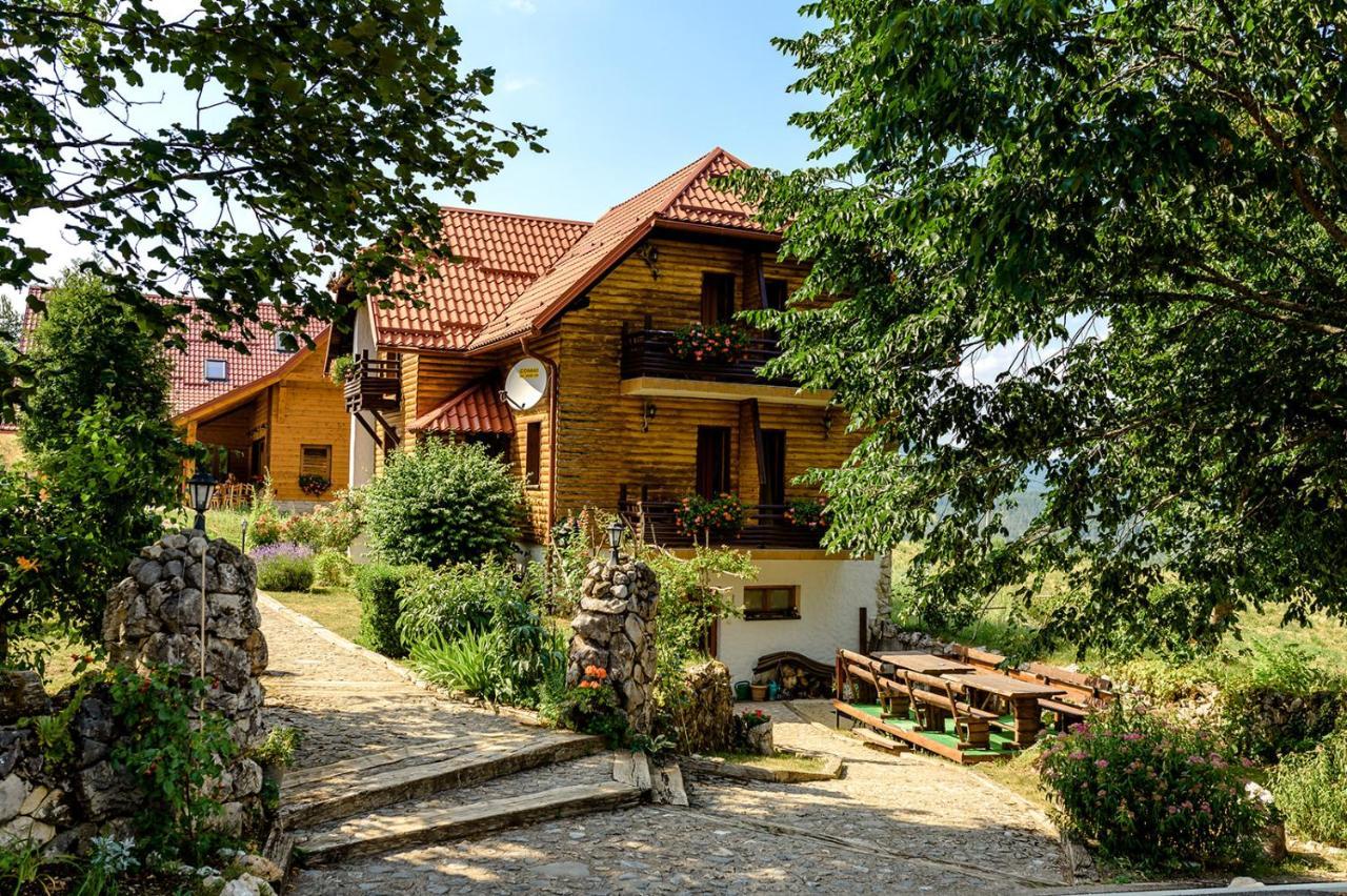 Pensjonat House Mrzlin Grad Korenica Zewnętrze zdjęcie